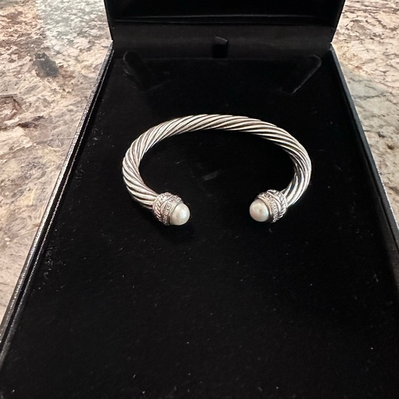 DAVID YURMAN Pearl & Diamond Cable Classics Crossover Bracelet - Picture 4 of 5